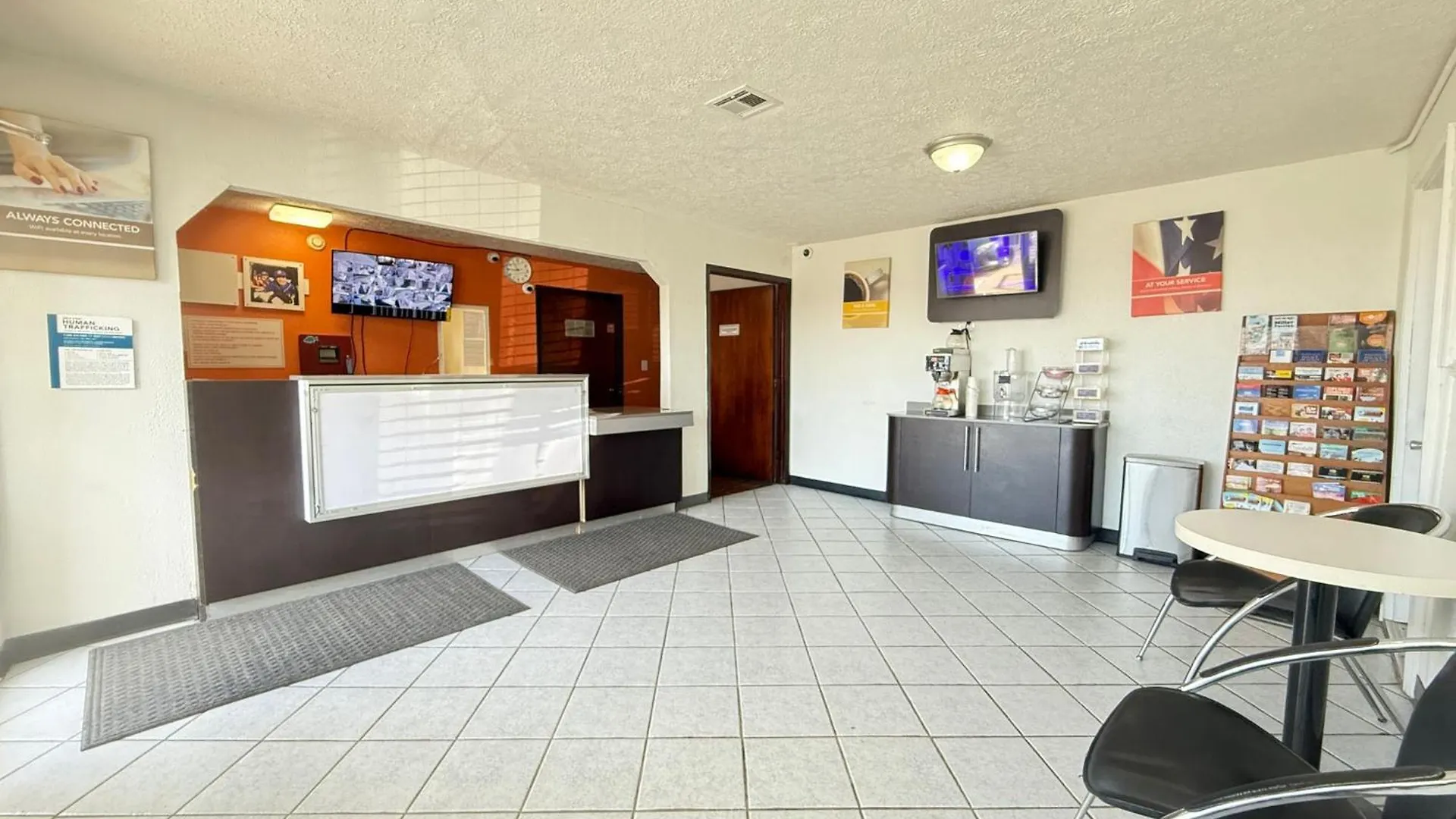 Hotel Relax Inn By Oyo Columbus Oh I 70