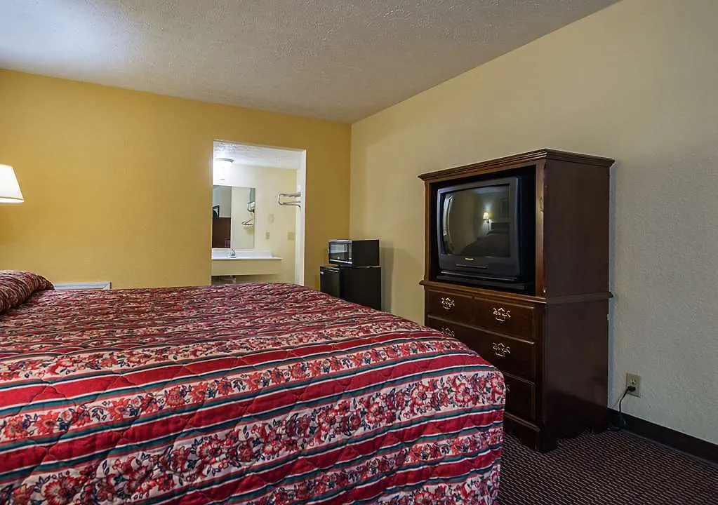 Relax Inn By Oyo Columbus Oh I 70 Hotel