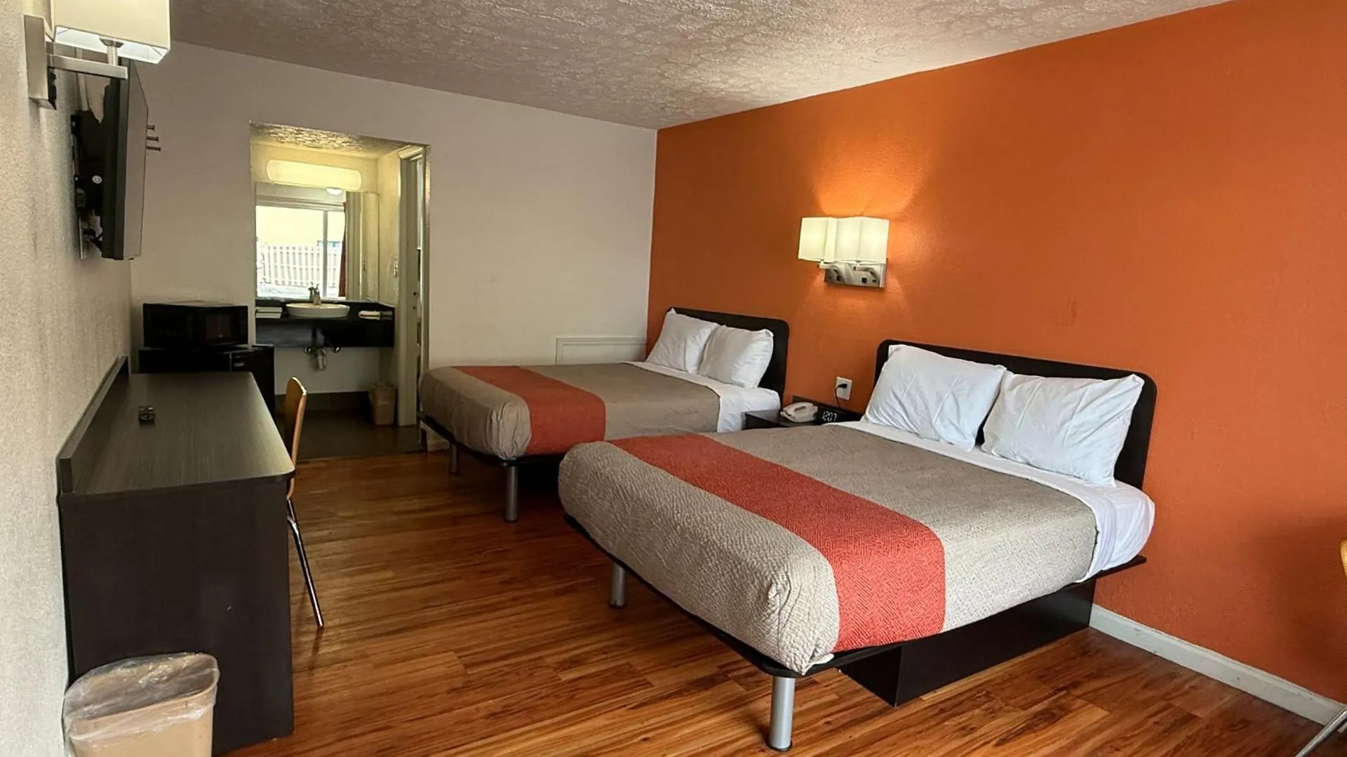 Hotel Relax Inn By Oyo Columbus Oh I 70