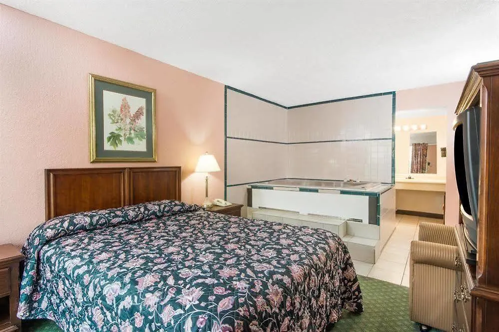 Relax Inn By Oyo Columbus Oh I 70 Hotel